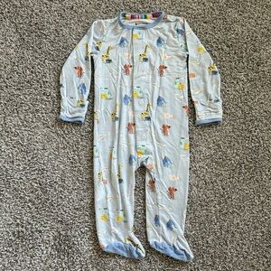 Magnetic me footie pajama, 3-6mo, EUC, traveling animals print